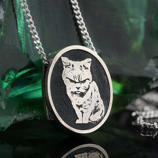 Unique Design Oval Silver Cat Photo Pendant