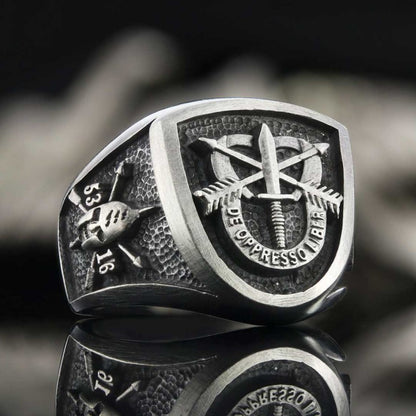 De Oppresso Liber Ring