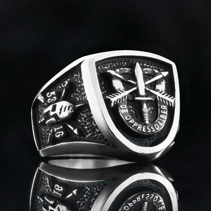 De Oppresso Liber Ring