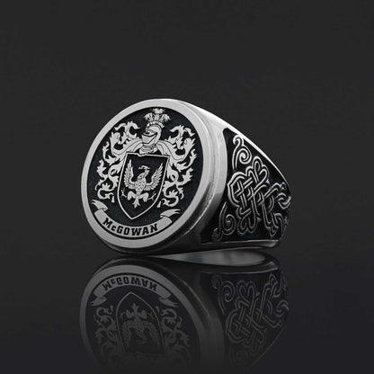 Family Coat of Arms Ring, Personalized Round Family Ring