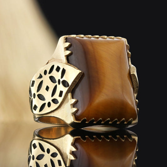 925 Silver Ring With Leaf Motif Stone