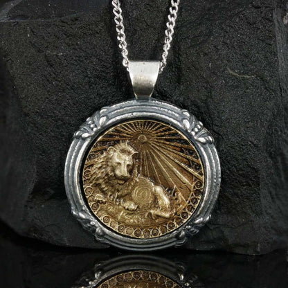 Leo Horoscope Pendant