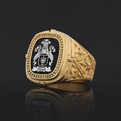 Model Crest Family Ring
