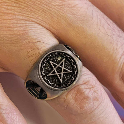Pentagram Masonic Ring, Mystic Pentagram Masonic Ring – A Symbol of Ancient Wisdom and Eternal Brotherhood, Crafted to Honor the Sacred Secrets of the Freemasons